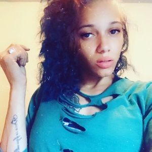 Meet your Posher, Loraine